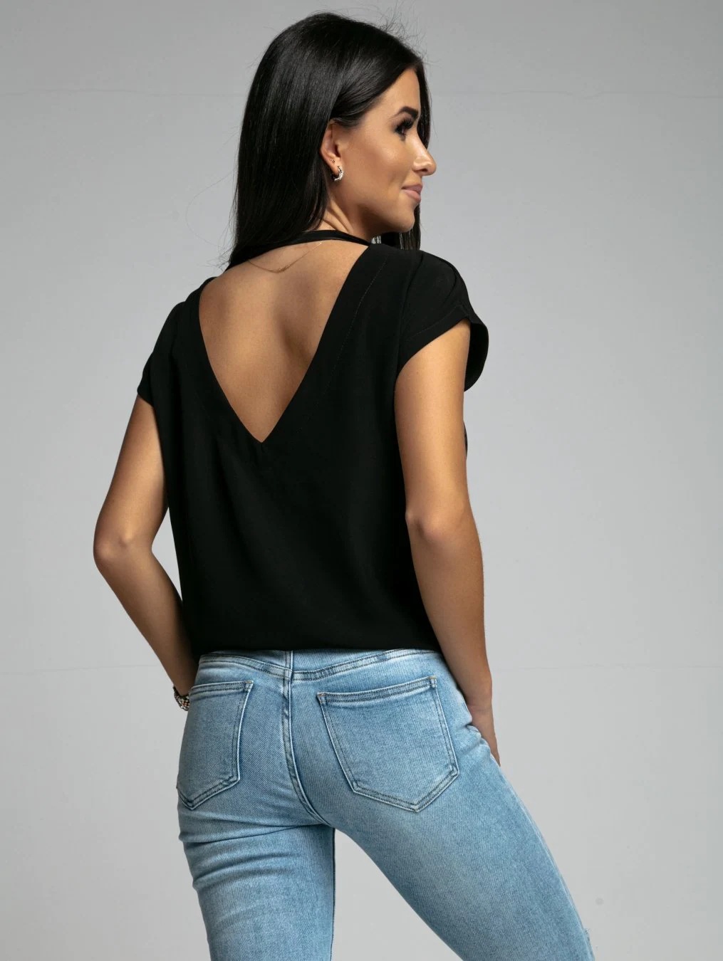 Summer V-neck Open-back T-shirt 4