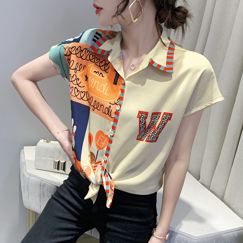 Chiffon Shirt with Entertainment Graphic Print 2