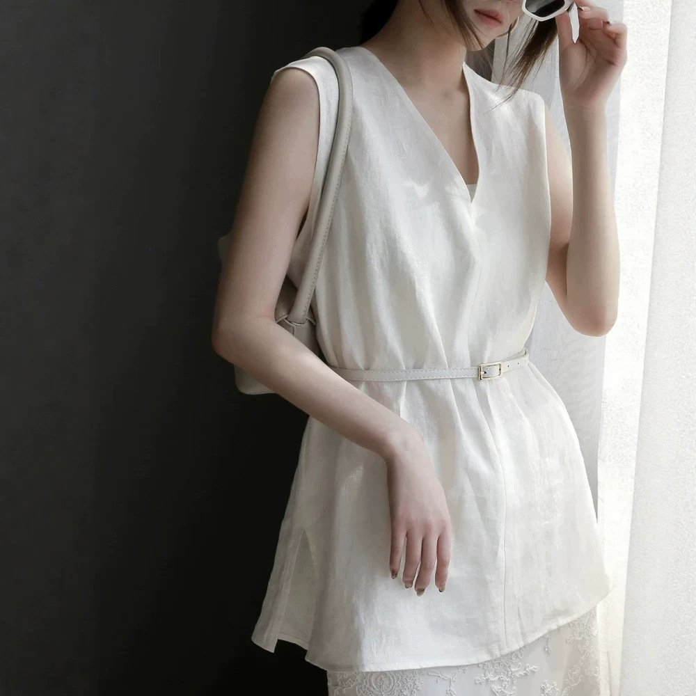 Plus-Size Loose-Fit V-Neck Sleeveless Tank Top 4