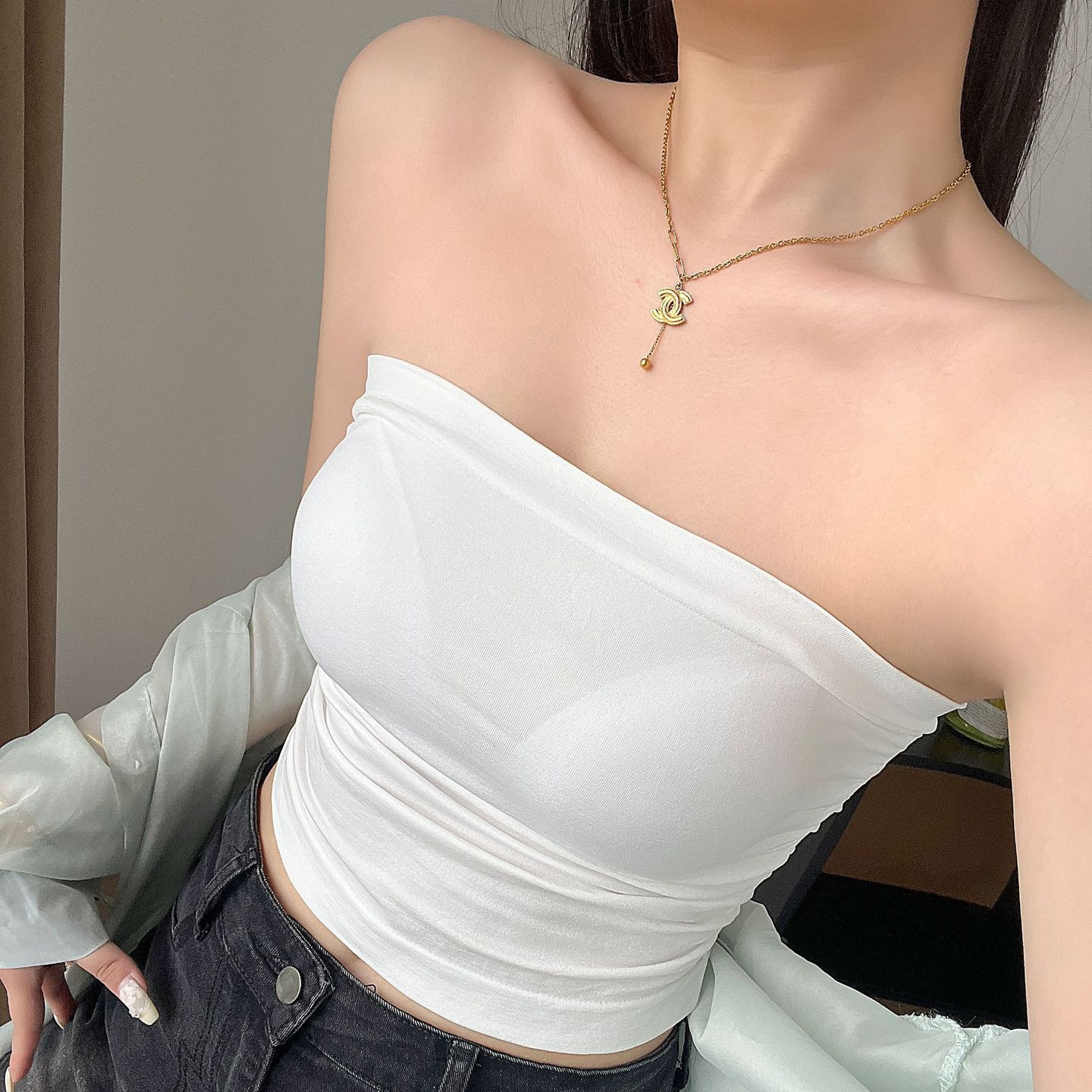 Strapless Bustier Top with Open-Back Design 3