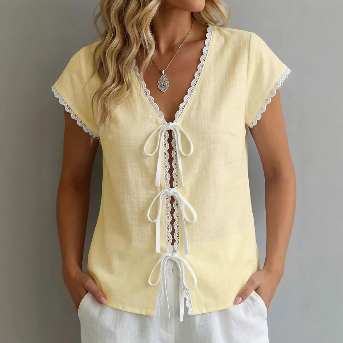 Contrast Lace-Trim Short Sleeve Top 2