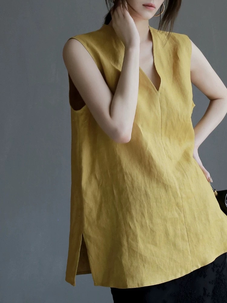 Plus-Size Loose-Fit V-Neck Sleeveless Tank Top 7